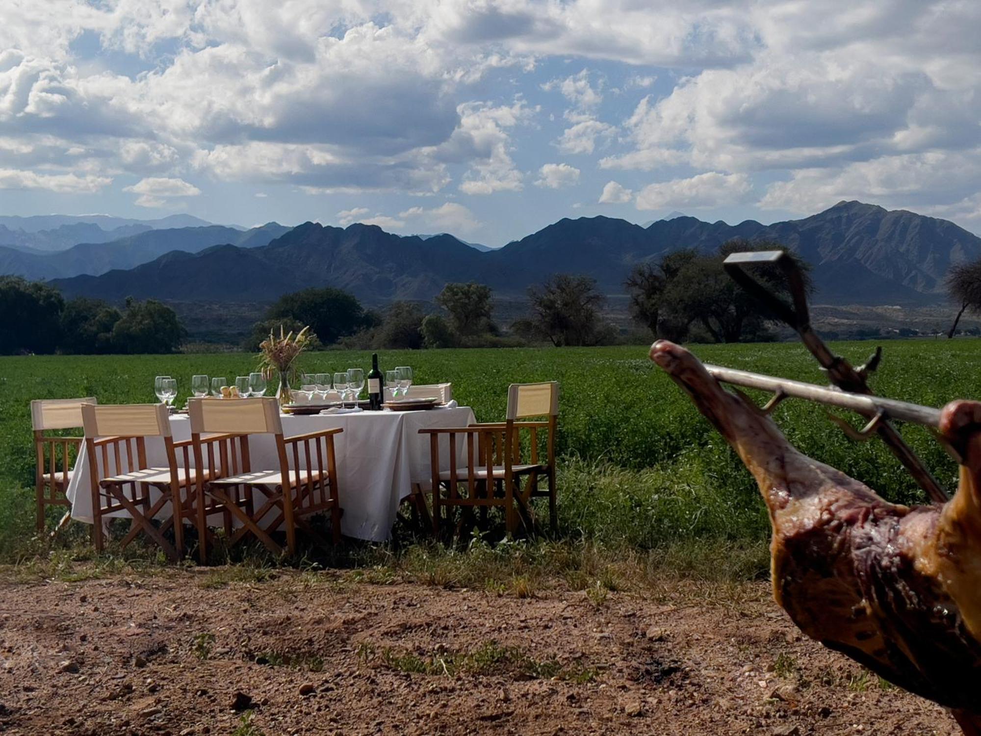 Estancia Banda Grande - Horse & Hiking Safaris 莫利诺斯 外观 照片