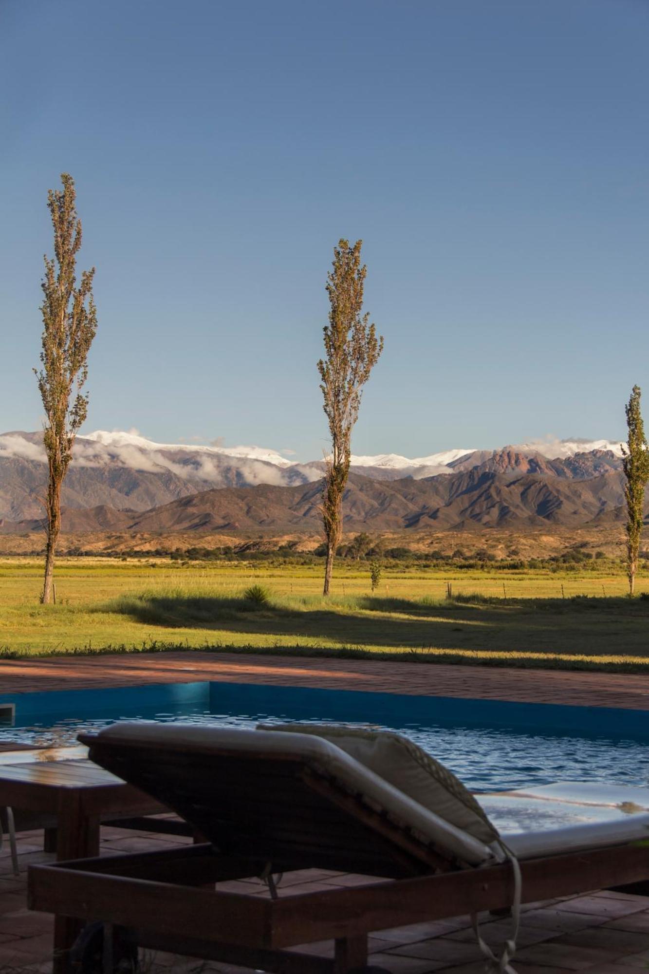 Estancia Banda Grande - Horse & Hiking Safaris 莫利诺斯 外观 照片